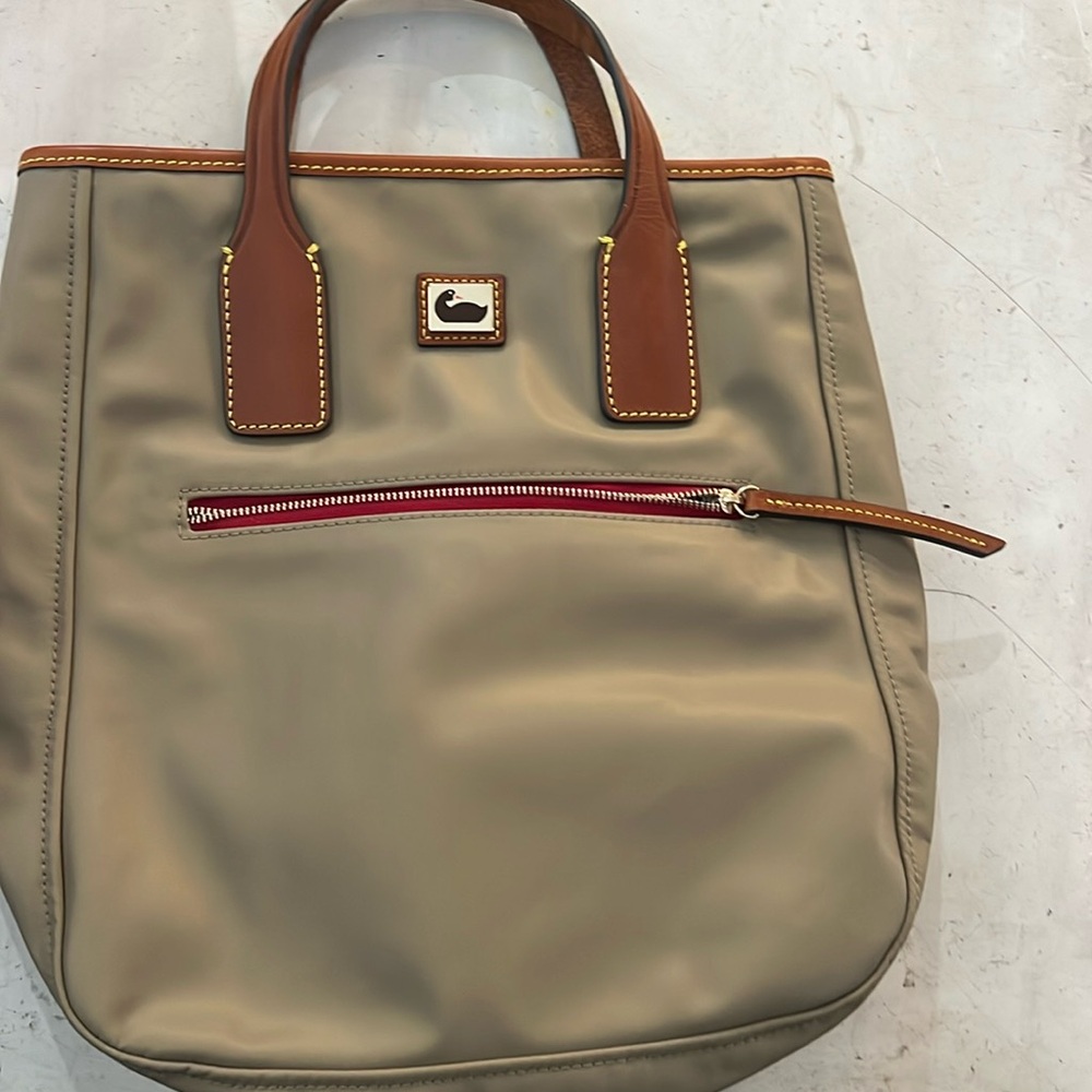 Dooney & Burke handle tote
